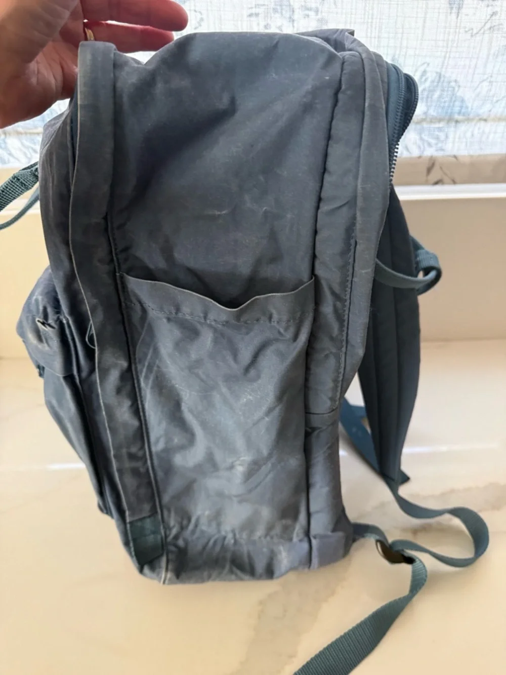 Fjallraven Kånken Laptop 17 Backpack - Blue with Red Logo FLAW